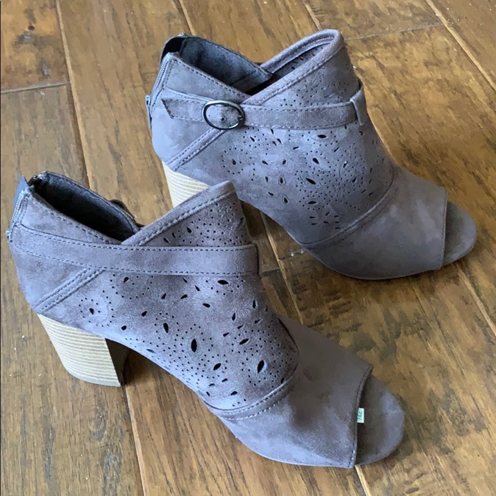 short bootie heels size 8.5